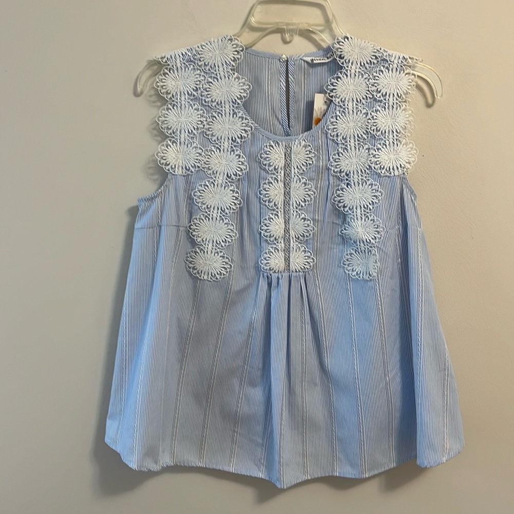 Given Kale babydolll top blouse size S blue white floral lace sleeveless tank